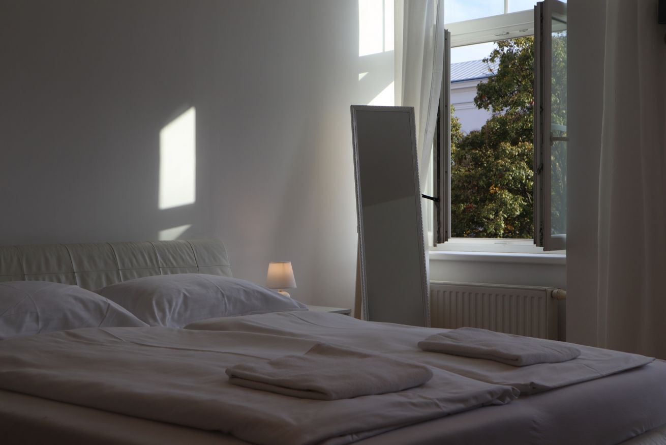 7 bedrooms, desk, iron/ironing board, WiFi