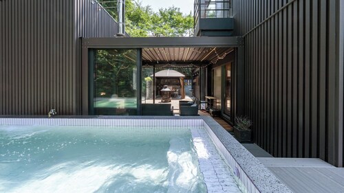 Gwangju Chez Pompom Dokchae Poolvilla