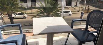 Charming studio with sea view and 2 steps from Ste Anne beach