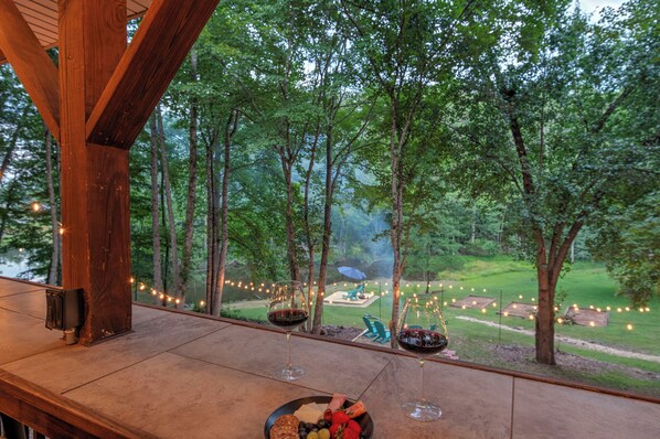 Terrace/patio - Luxury Retreat with Private Sauna, Movie Theatre and Serene Pond (Lake Lure)