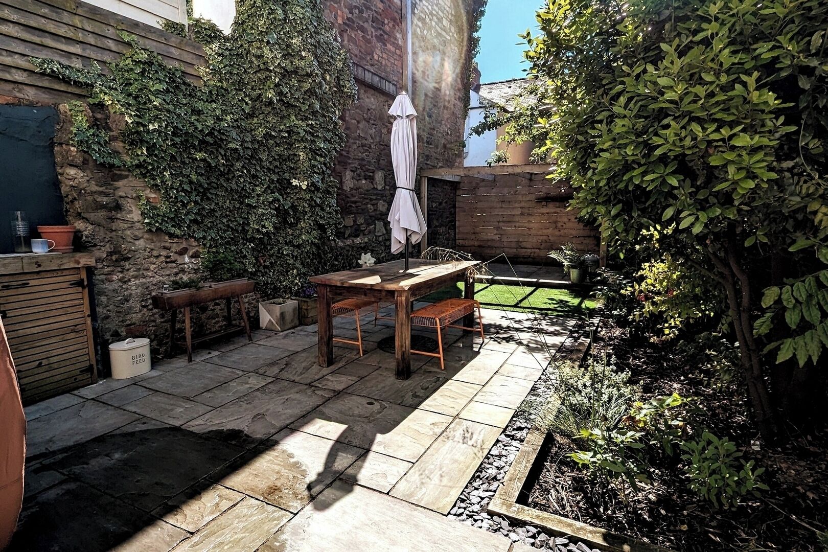 تناول الطعام بالخارج