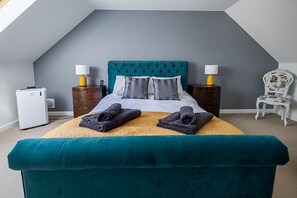 4 quartos, ferros/tábuas de passar roupa, berço de viagem, Wi-Fi