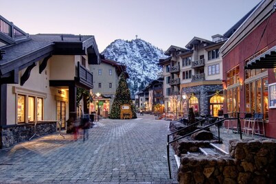 Inviting One Bedroom Condo in Village at Palisades Tahoe #9 - Ski In/Ski Out Adventures!