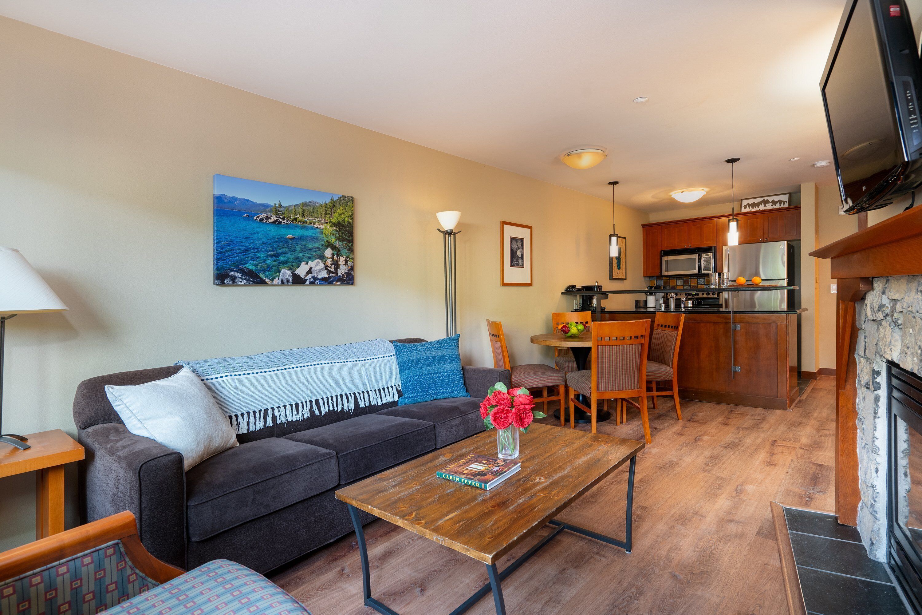 Low Summer Pricing! Village at Palisades Tahoe Condo #9, Ski In/Out!!