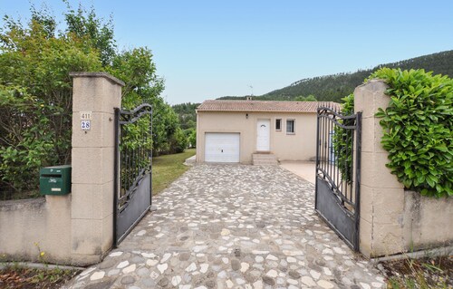 Amazing home in Saint-Andre-les-Alpes