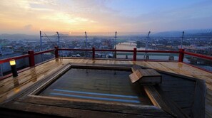 Outdoor spa tub - Nonsmoking JapaneseWestern style room with riv / Hita Ōita (Hita)