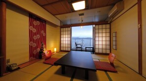 Interior - Nonsmoking Japanesestyle room with 10 tatami m / Hita Ōita (Hita)