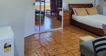 Stylish Cozy Swimming Pool Facing Self-Contained Room No 2 in delightful Windsor