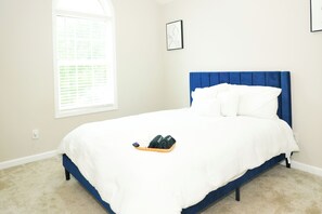 3 bedrooms, iron/ironing board, WiFi, bed sheets