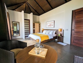 Panoramic Suite, 1 King Bed, Sea View | Premium bedding, individually furnished, blackout drapes, free WiFi