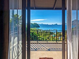 Premium bedding, individually furnished, blackout drapes, free WiFi