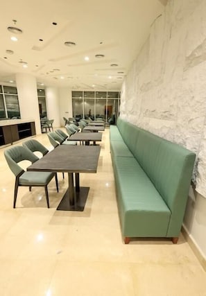 Dining - Premier King Room Near By Al Dana Centre (دبي)