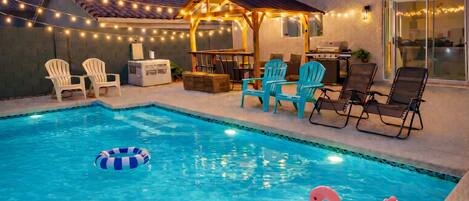 Piscina all'aperto, una piscina riscaldata