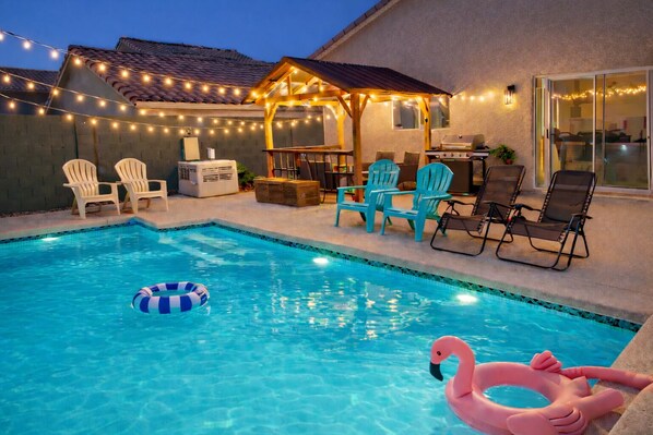 Piscine extérieure, piscine chauffée