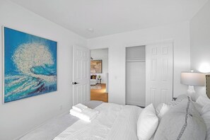 3 bedrooms, desk, iron/ironing board, free WiFi