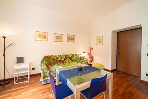 Interior - Welcome to our exclusive residence in the heart of Milan, located in Porta Venezia, one of the liveliest and most sought-after areas of the city. This charming B&B offers you the perfect balance between modern comfort and Milanese authenticity.The apartm (Milano)