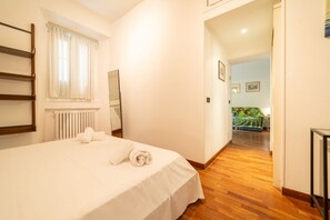 1 chambre, fer et planche à repasser, lit de bébé portatif, Wi-Fi