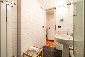 淋浴設備、風筒、坐浴桶