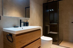 Hair dryer, towels - VLC HOST - Zapadores H (Valencia)