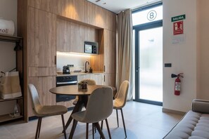 Interior - VLC HOST - Zapadores H (Valencia)