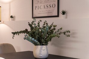 Dining - VLC HOST - Zapadores E (Valencia)