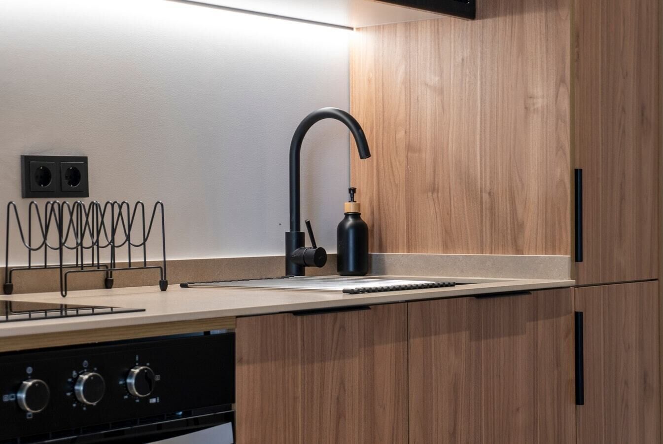 Réfrigérateur, micro-ondes, four, cafetière/bouilloire