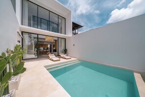 Outdoor pool - Villa Finity B (Canggu)