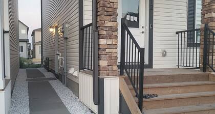 2-bedroom apartment in cool Calgary with WiFi