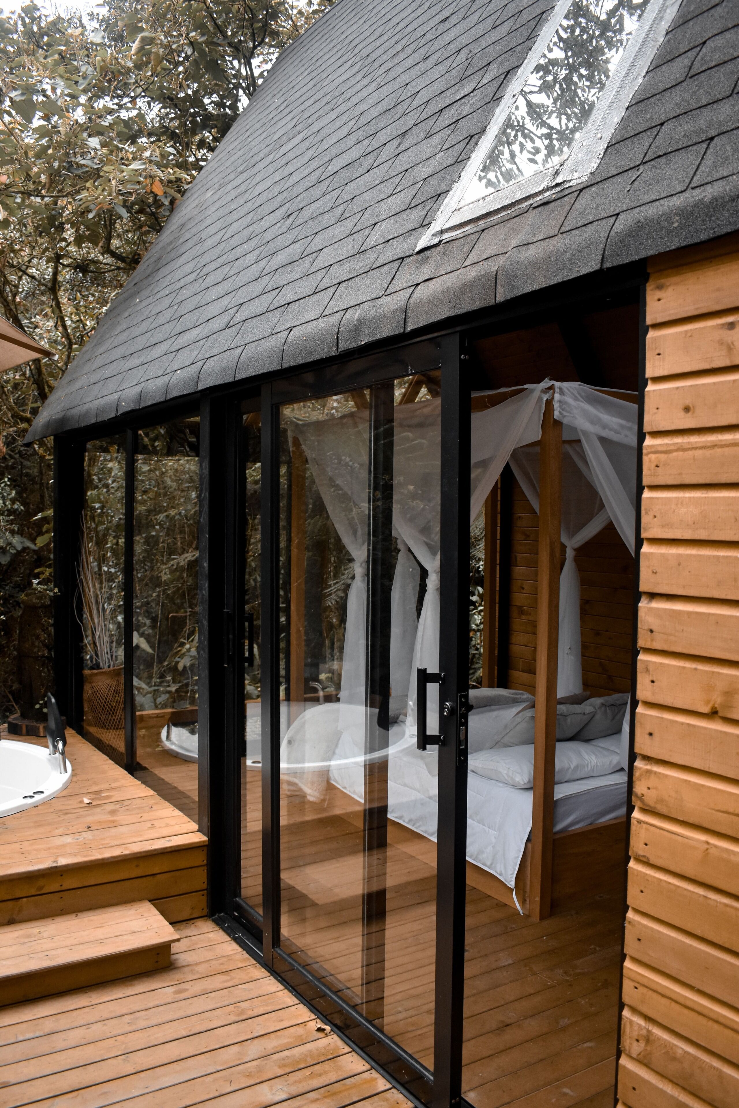 Deluxe Double Room, Mountain View | Free WiFi, bed sheets