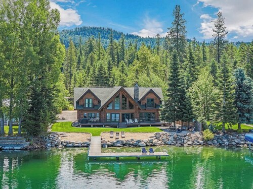 Pet Friendly Waterfront Log Home w/ Private Dock