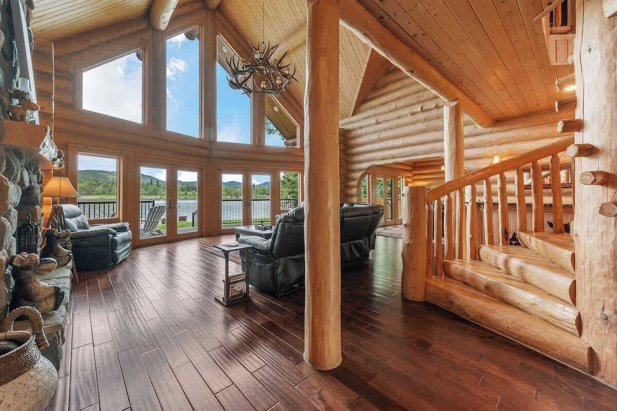 المنشأة من الداخل