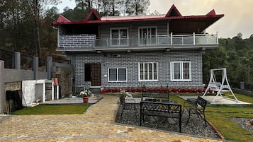 Ulkoruokailutilat