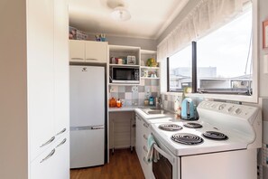 Fridge, microwave, oven, stovetop - ◇◇NO CLEANING FEE◇◇
Cottage135 Rotorua - Family-friendly holiday home (Rotorua)