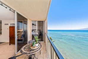Terrace/patio - RK 909 OceanFront Condo w Beautiful Ocean Views (Lahaina)