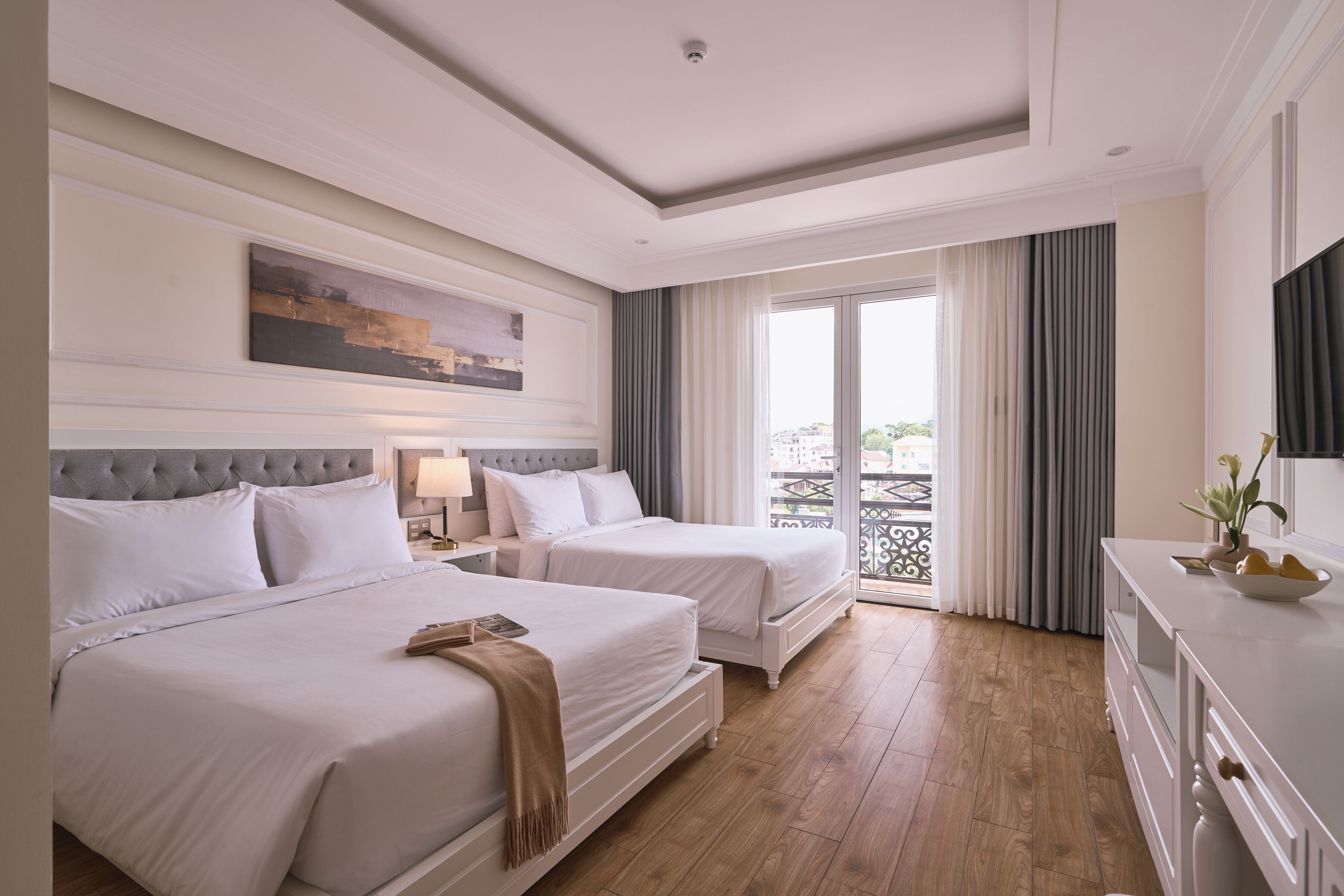Premium Twin Room | Minibar, desk, free WiFi