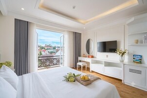 Minibar, escritorio y wifi gratis