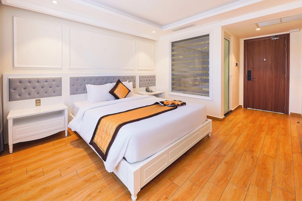 Deluxe Double or Twin Room | Minibar, desk, free WiFi
