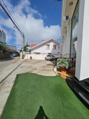 واجهة المنشأة