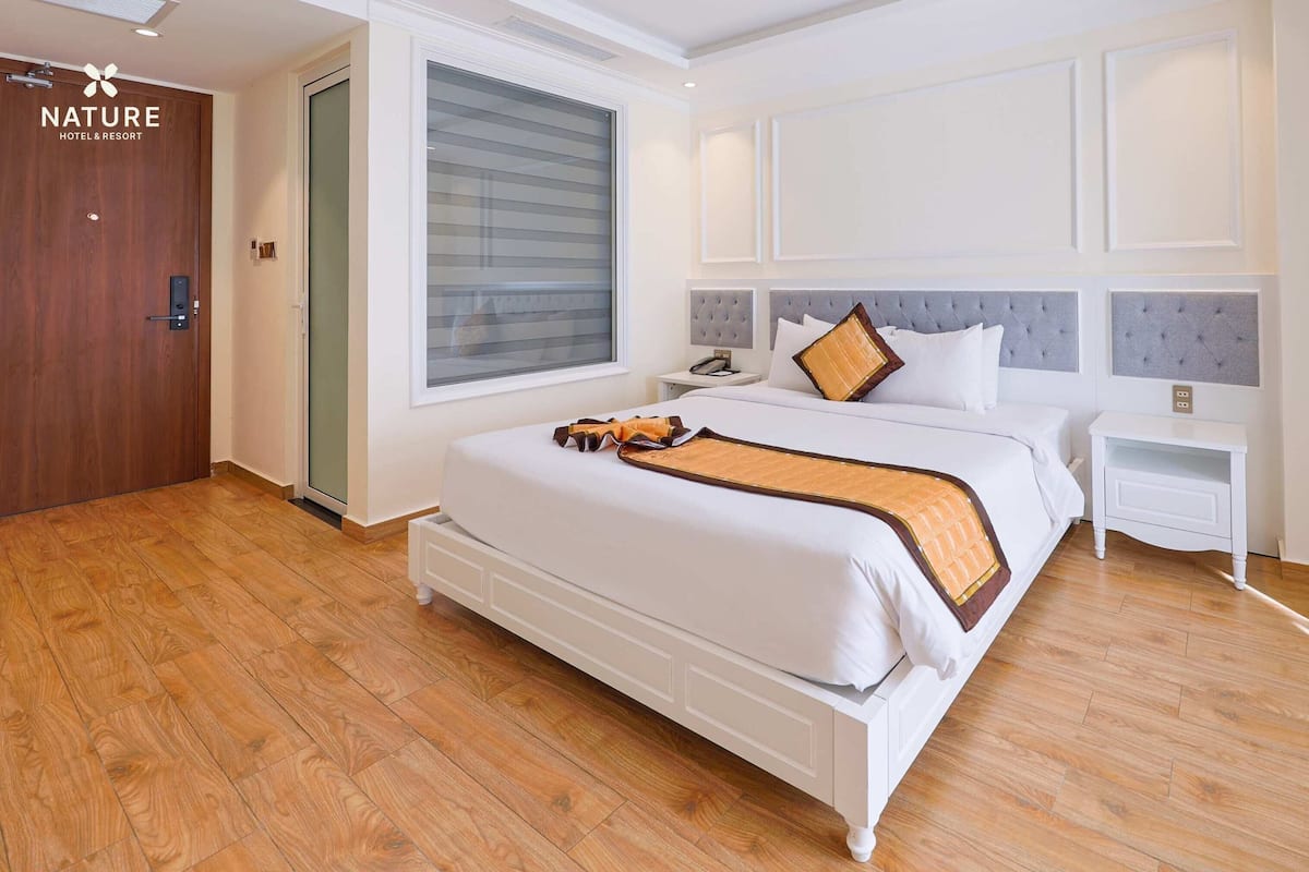 Premier Double Room | Minibar, desk, free WiFi