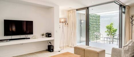 Téléviseur, bureau