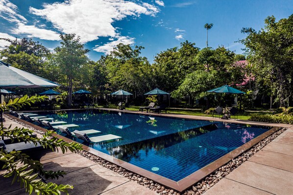 3 indoor pools, outdoor pool