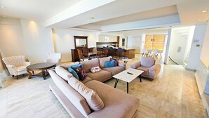 Flat-screen TV - Beachfront Seaview Lux Penthouse (Larnaca)