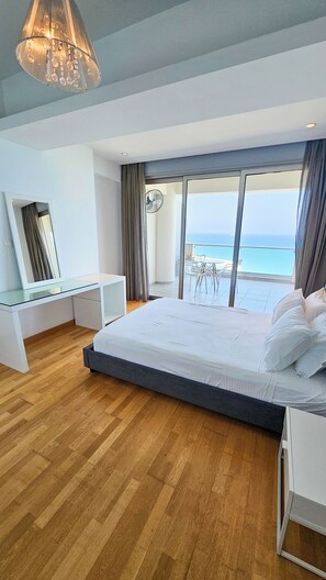 Standard Penthouse, Sea View | 2 bedrooms, desk, free WiFi, bed sheets - Beachfront Seaview Lux Penthouse (Larnaca)