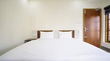 Executive Room | Desk, laptop workspace, free WiFi