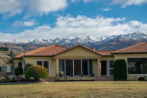 Exterior - Mount Pisa Lake View (Mount Pisa)