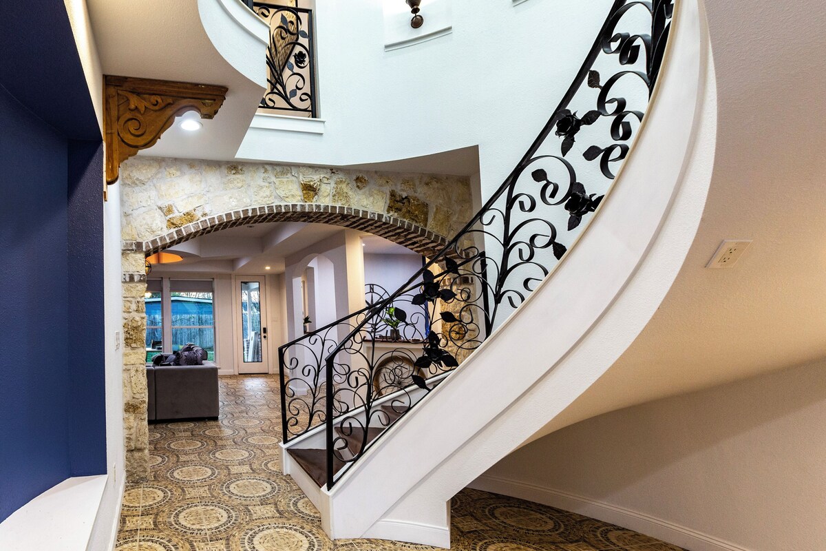 Photo 5 of Luxury Spanish Style Getaway with Movie Theater, Ping Pong, & More! Sleeps 19!