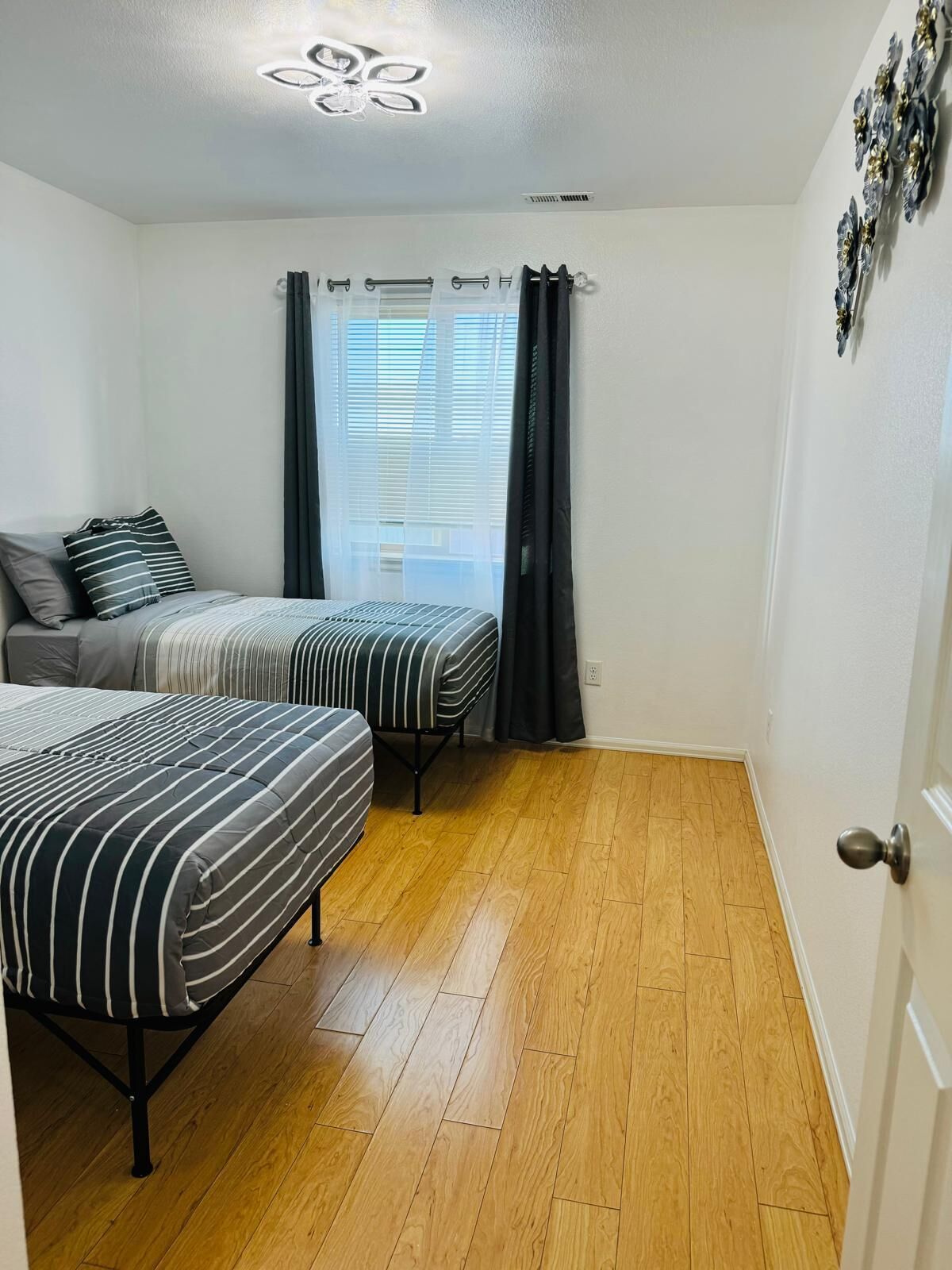 3 soverom, strykejern/-brett, wi-fi og sengetøy