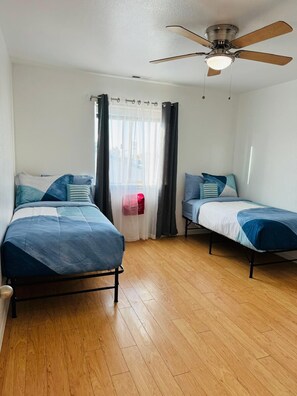 3 bedrooms, iron/ironing board, WiFi, bed sheets