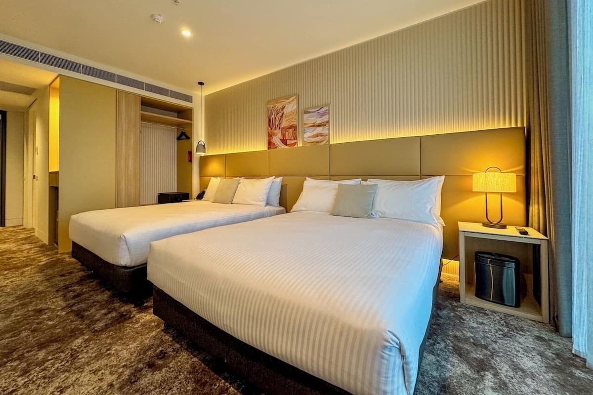 Quartet Classic | In-room safe, laptop workspace, blackout drapes, iron/ironing board