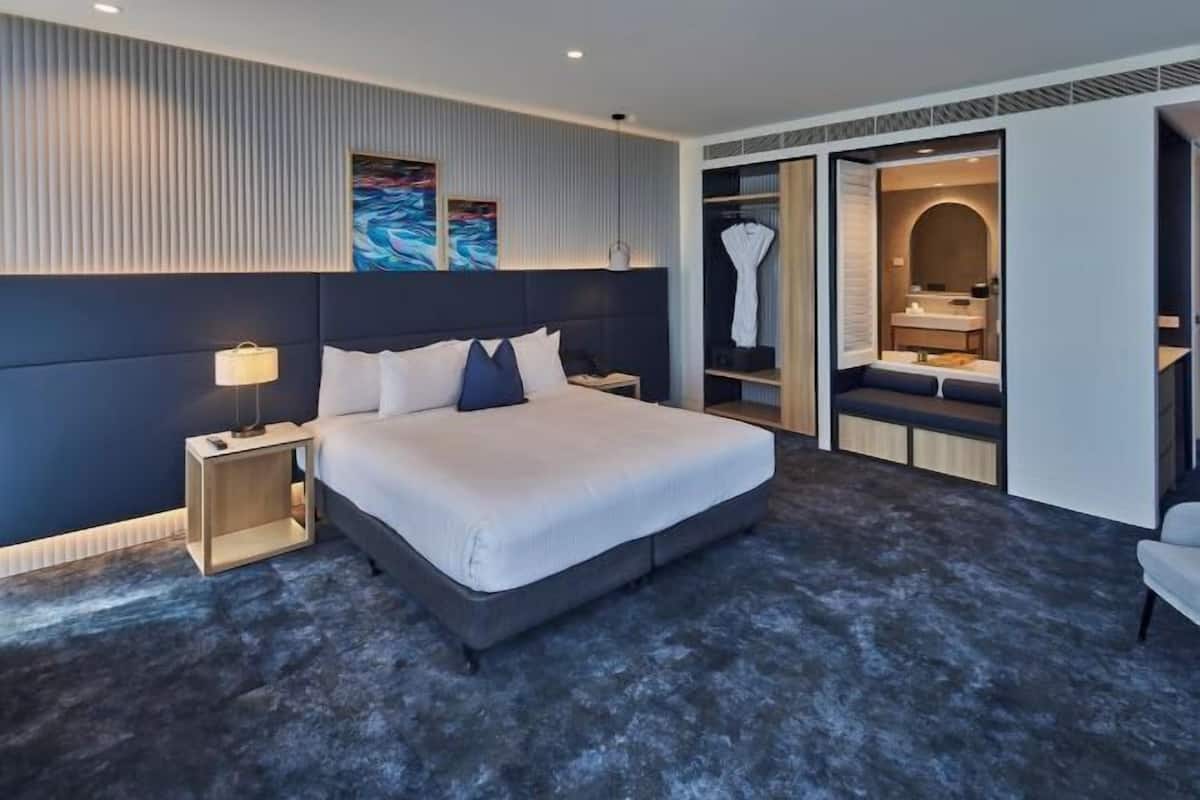 In-room safe, blackout curtains, iron/ironing board, free WiFi